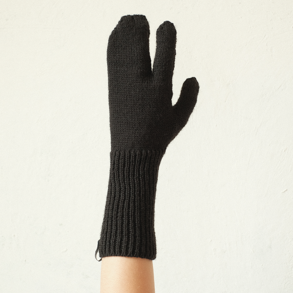 single black tabi mitten