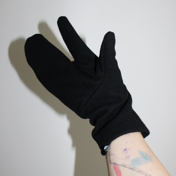black wool tabi gloves