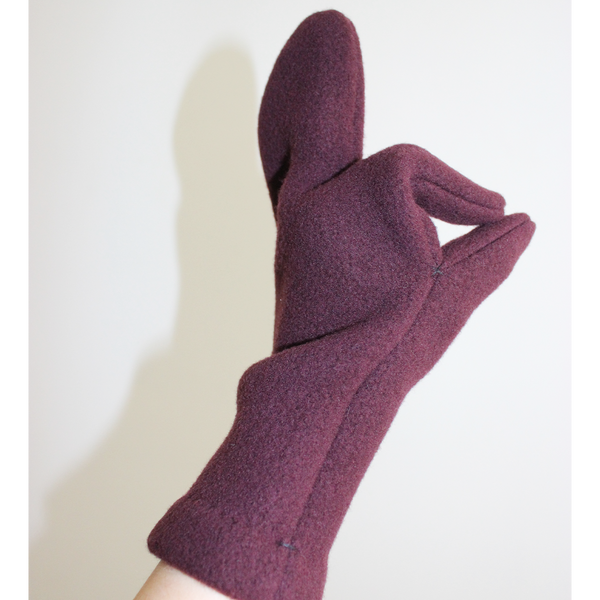 single burgundy wool tabi glove