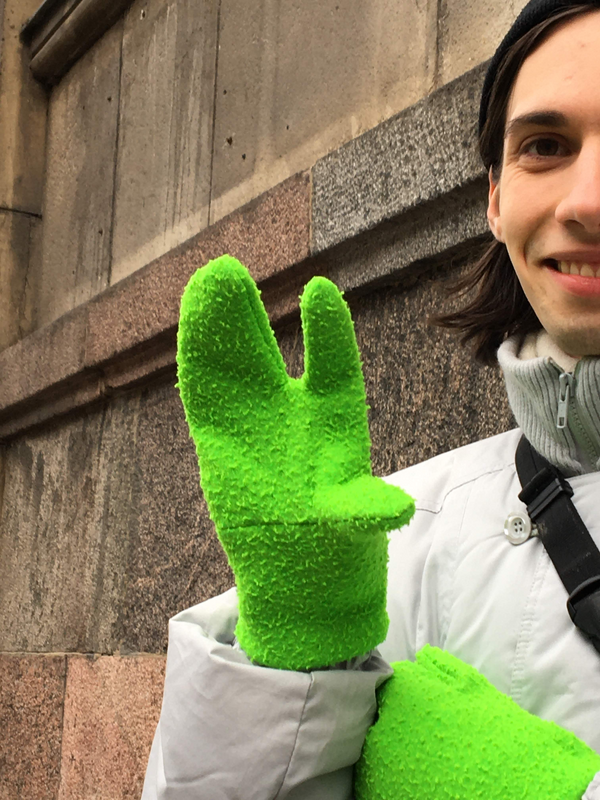 green wool tabi gloves